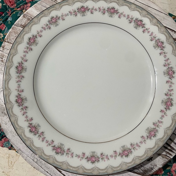 Noritake Floral Dinner Plate with Pink and Gray Accents - Picture 1 of 3